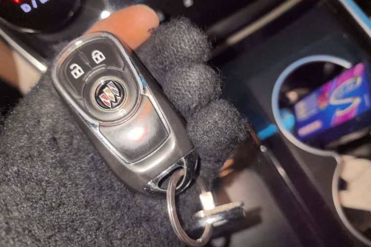 别克GL8 2021款 陆上公务舱 652T 舒适型中控内饰11