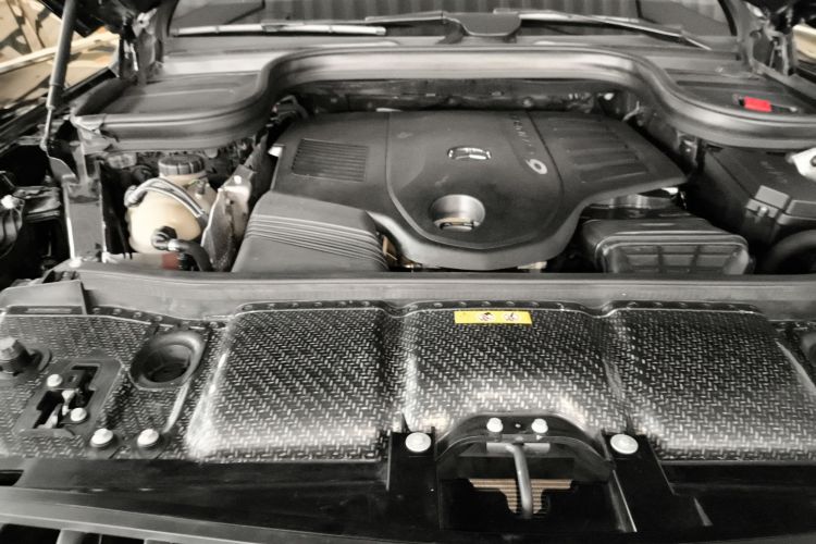 奔驰GLE轿跑 2020款 GLE 450 4MATIC 轿跑SUV 时尚型机舱底盘24