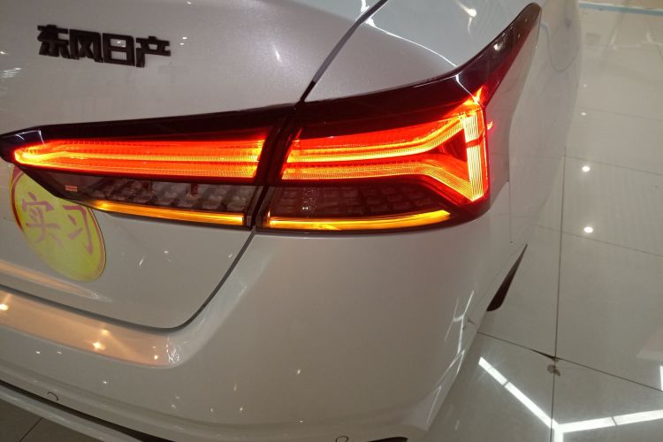 日产 天籁 2022款 2.0L XL-TLS 悦享版车身外观6006