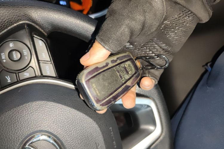 丰田 RAV4荣放 2020款 2.0L CVT两驱风尚版中控内饰7001