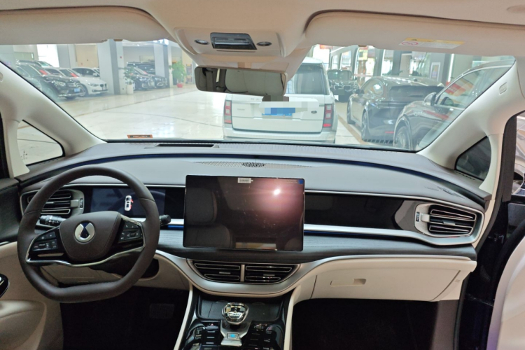 腾势D9 2024款 DM-i 980 四驱尊荣型中控内饰7002