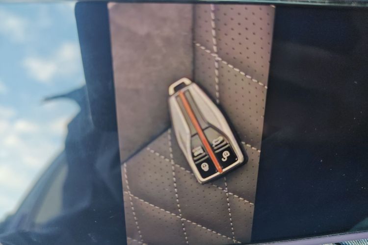 红旗HS5 2022款 改款 2.0T 智联旗享版中控内饰11