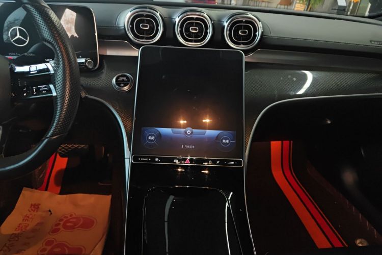 奔驰C级 2022款 改款 C 260 L 运动版局部细节16