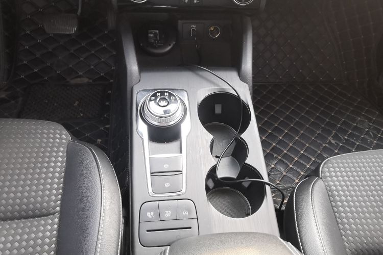 福特 福克斯 2019款 三厢 EcoBoost 180 自动锋潮型中控内饰18