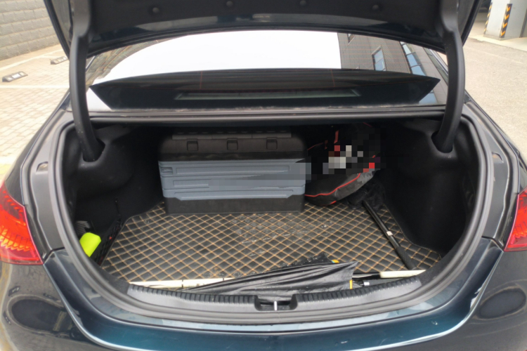 奔驰C级 2022款 改款 C 260 L 运动版中控内饰23