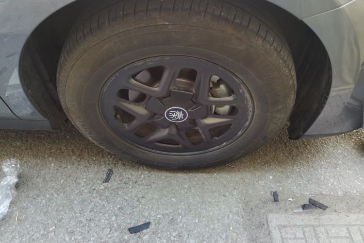 比亚迪 秦PLUS 2025款 DM-i 智驾版 55KM领先型车身外观10