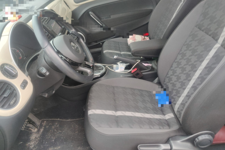 大众 甲壳虫 2019款 180TSI 珍藏版中控内饰19