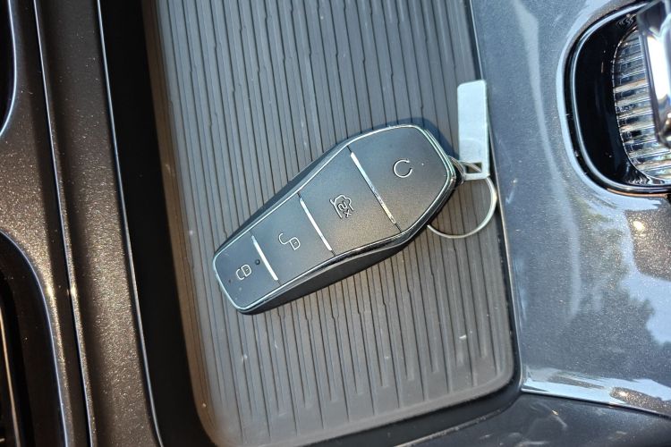 比亚迪e2 2023款 豪华型中控内饰7001