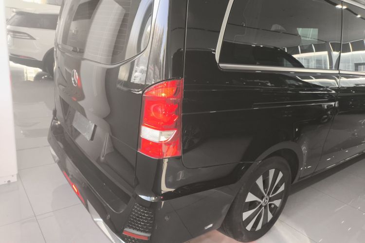 奔驰 威霆 2021款 2.0T 精英版 7座车身外观6006