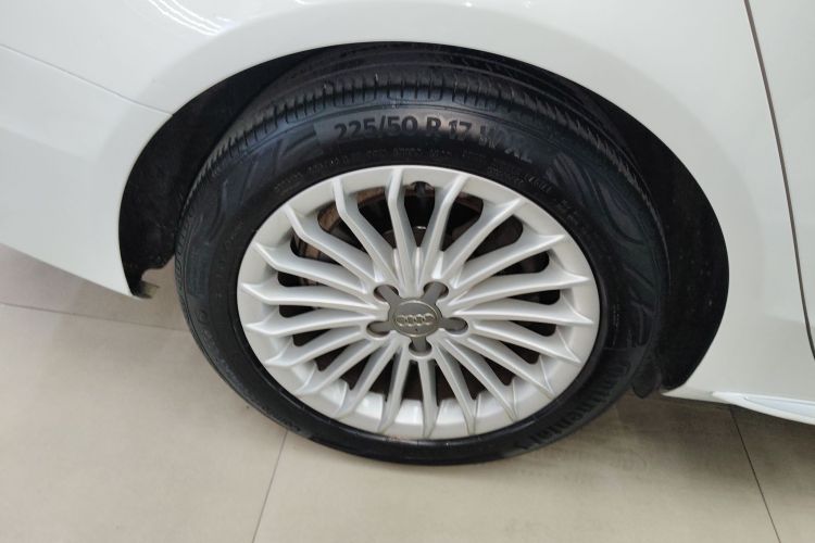 奥迪A4L 2016款 35 TFSI 典藏版 S line舒适型车身外观6008