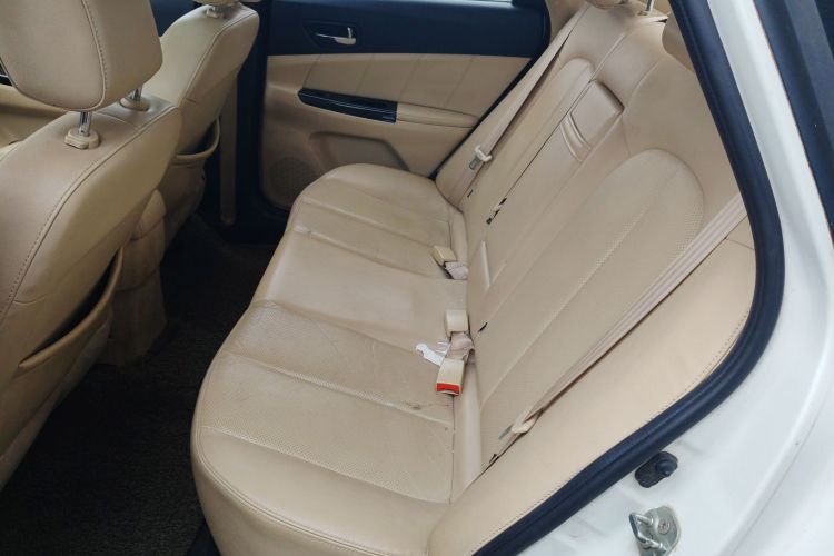 长安 逸动 2015款 1.6L 自动豪华型中控内饰21