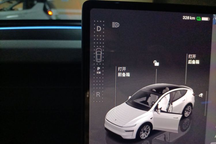 特斯拉 Model Y 2025款 后轮驱动 首发版中控内饰18