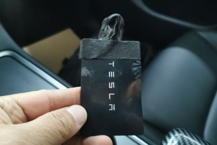 特斯拉 Model Y 2021款 长续航全轮驱动版中控内饰11