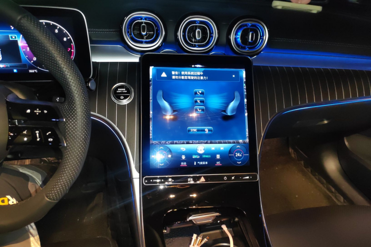 奔驰C级 2024款 改款二 C 260 L 运动版中控内饰16