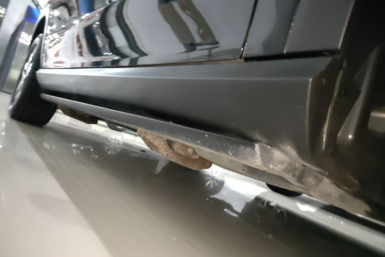 奔驰GLE 2020款 GLE 350 4MATIC 动感型局部细节9001