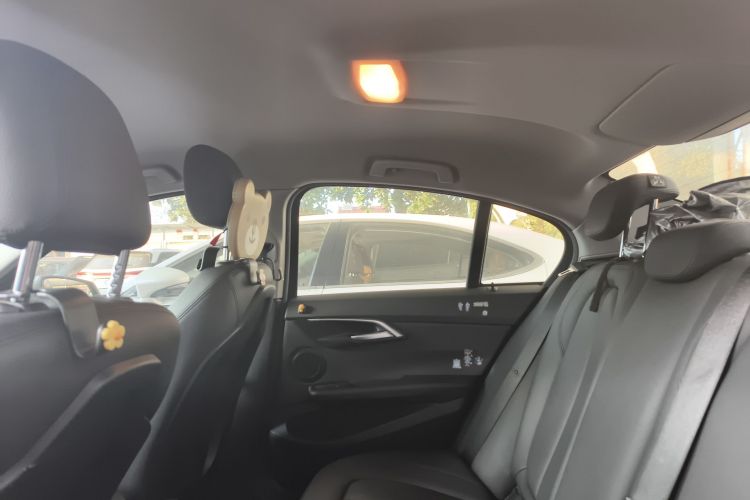 宝马1系 2019款 118i 时尚型局部细节22