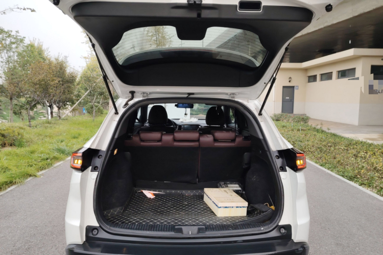 思铭 东风本田M-NV 2021款 尚逸版机舱底盘23