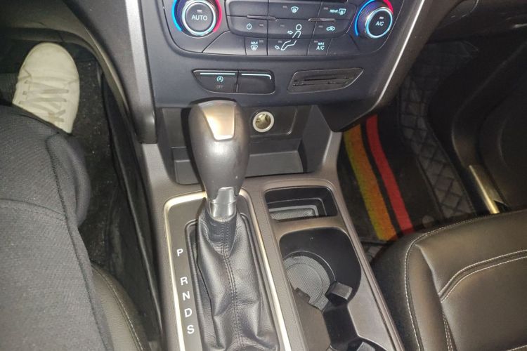 福特 翼虎 2017款 EcoBoost 180 两驱虎跃型中控内饰18