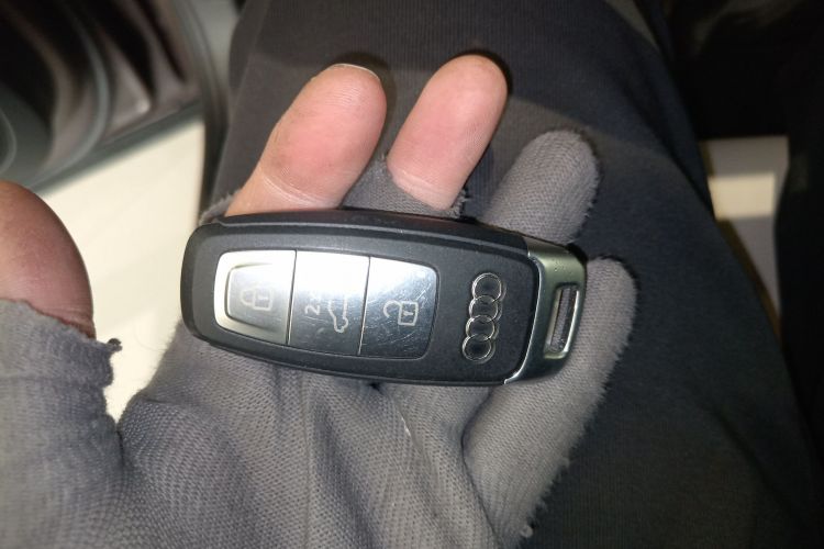 奥迪Q6 2023款 50 TFSI quattro 凌云版 edition one中控内饰11