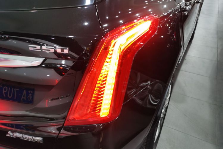 凯迪拉克XT5 2016款 25T 豪华型车身外观9