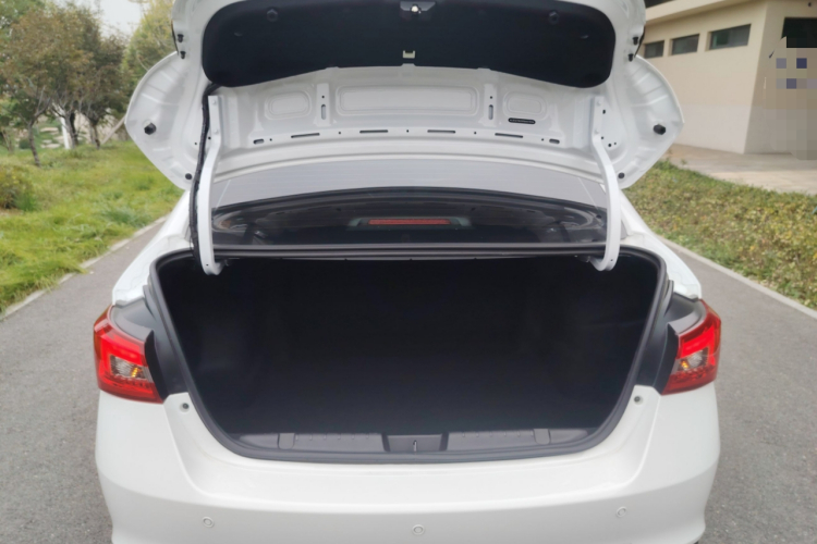 奇瑞新能源 艾瑞泽e 2024款 405km 出行版机舱底盘23