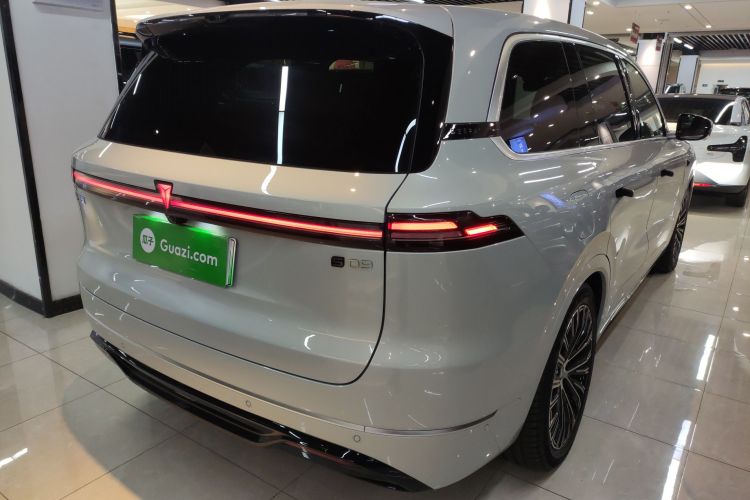 深蓝汽车 深蓝S09 2025款 四驱Ultra+ 高定版车身外观7