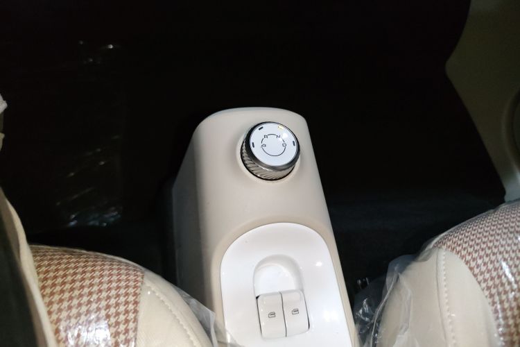 五菱汽车 宏光MINIEV 2024款 第三代 215km 青春版中控内饰18