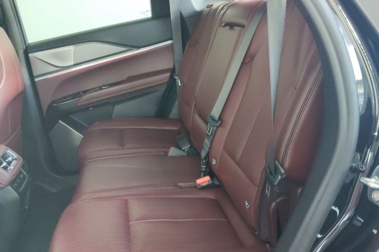 凯迪拉克XT5 2025款 2.0T 铂金型中控内饰21