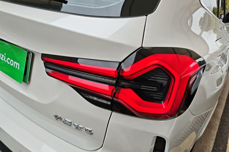 宝马iX3 2024款 领先型车身外观9