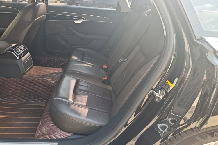 奥迪A8 2018款 A8L 55 TFSI quattro投放版精英型中控内饰21