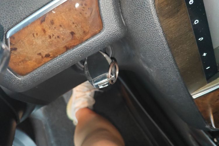 奔驰R级 2010款 R 300 L 豪华型中控内饰7001