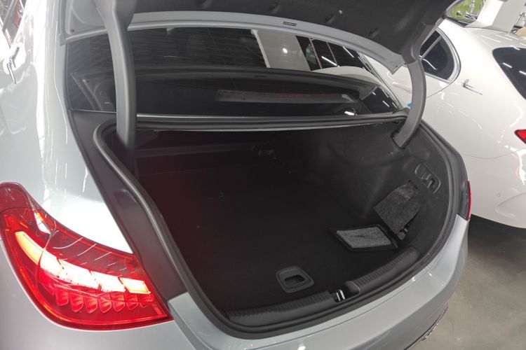 奔驰C级 2022款 C 260 L 运动版局部细节23