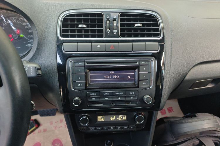 大众 Polo 2013款 1.6L 自动豪华版中控内饰16