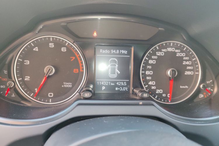 奥迪Q5 2016款 40 TFSI 技术型中控内饰15