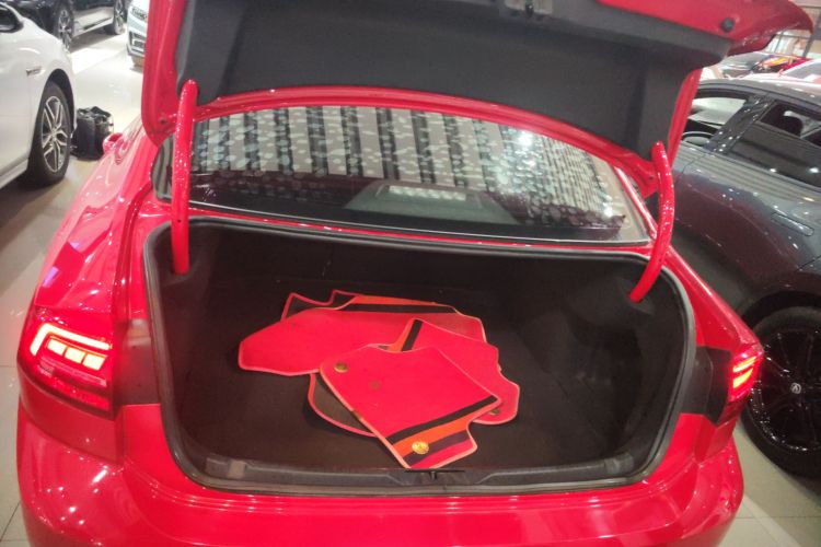 大众 凌渡 2021款 230TSI DSG风尚版机舱底盘23