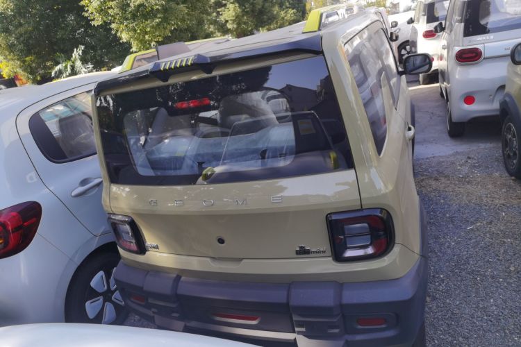 吉利银河 2025款 210km 熊猫骑士车身外观6