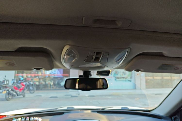 广汽传祺 传祺GS5 Super 2016款 2.0L 自动两驱周年纪念版中控内饰22