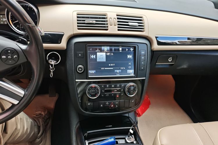 奔驰R级 2014款 R 320 4MATIC 豪华型中控内饰16