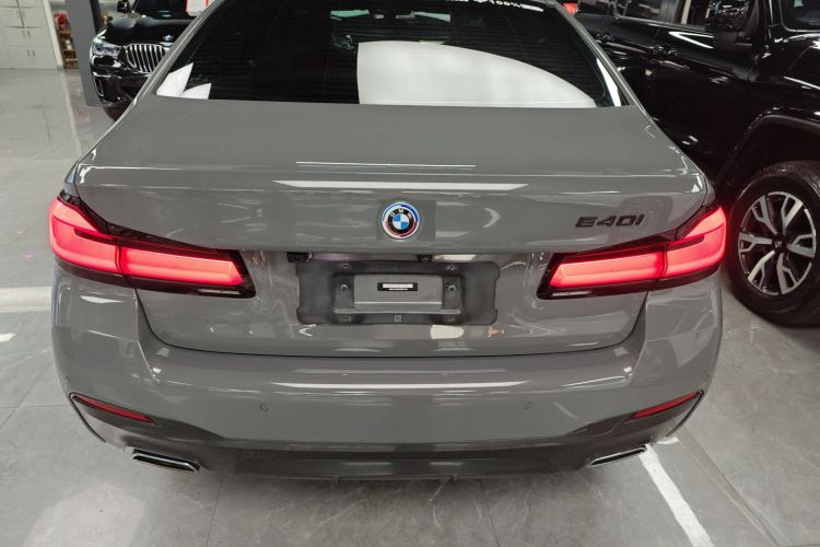 宝马5系(进口) 2022款 530i M运动套装车身外观6