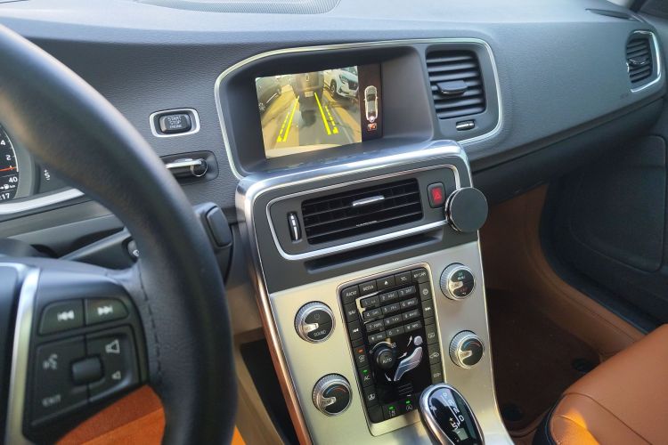 沃尔沃S60 2019款 S60L 改款 T5 智驭菁英版中控内饰16