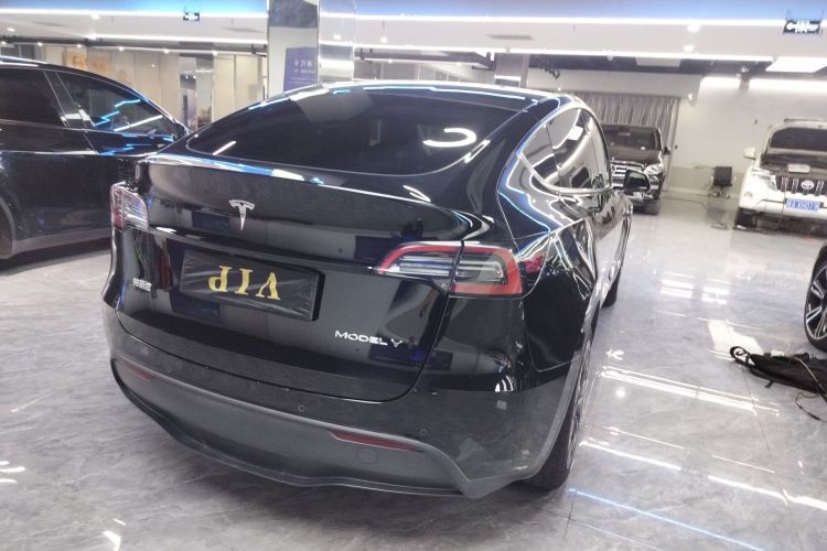特斯拉 Model Y 2023款 后轮驱动版车身外观9