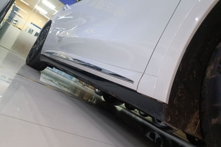 鸿蒙智行 智界R7 2024款 纯电 802km Max局部细节9001