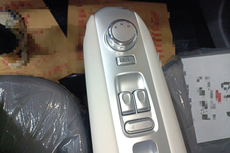 长安启源 长安Lumin 2025款 205km 香沁款中控内饰18