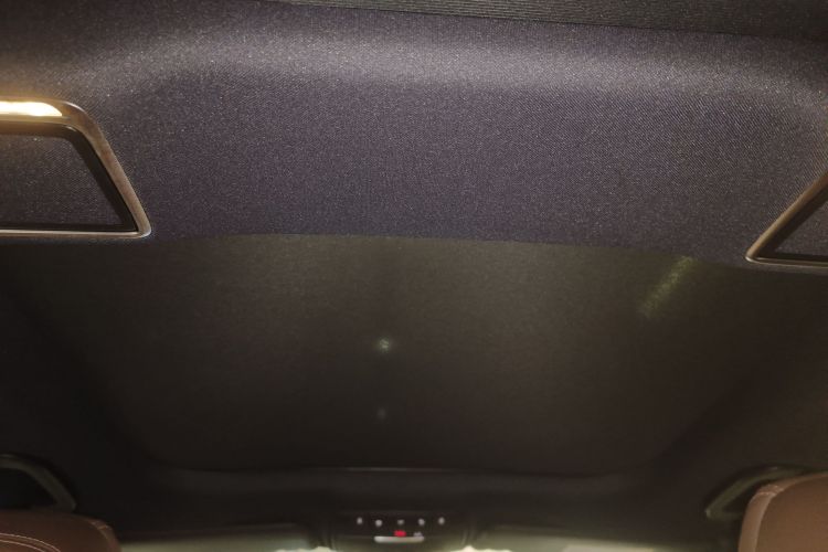 奔驰E级 2023款 改款 E 300 L 运动豪华型中控内饰22