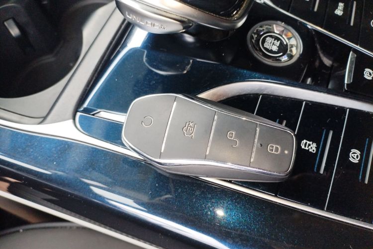 比亚迪 秦PLUS 2023款 冠军版 EV 510KM超越型中控内饰7001