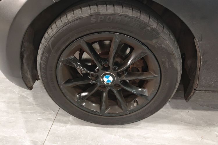 宝马1系(进口) 2013款 改款 116i 领先型车身外观6002