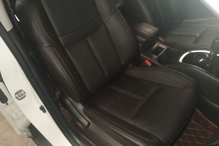 日产 奇骏 2021款 2.0L CVT 2WD XL ITS舒适纪念版局部细节41