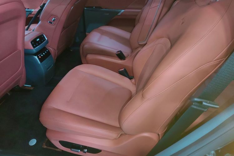 东风奕派 eπ008 2024款 210Max增程版 6座中控内饰7004