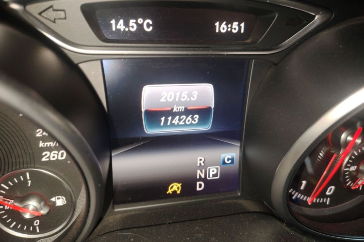 奔驰GLA 2017款 GLA 200 动感型中控内饰15