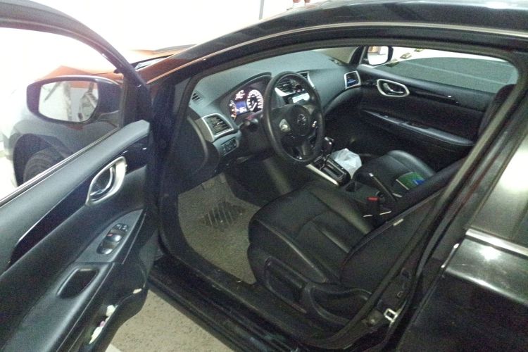 日产 轩逸 2019款 1.6XV CVT智联尊享版 国VI中控内饰7003